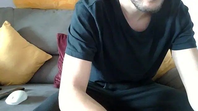 Amicisegreti online show from December 18, 11:49 am