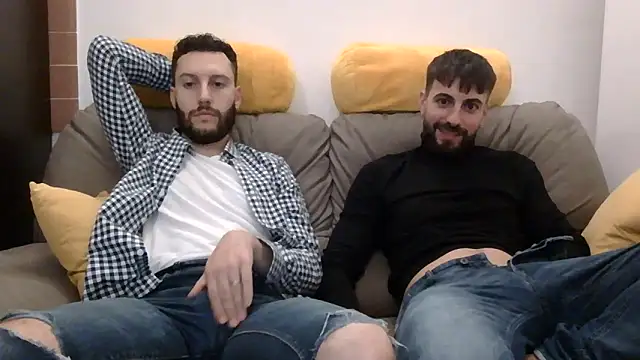 Amicisegreti online show from April 14, 9:10 pm