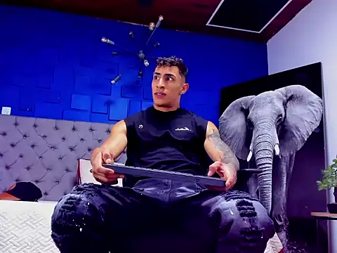 Snapshot of adrian_ray chatting on September 10, 6:08 pm adrian ray online show from September 10, 6:08 pm