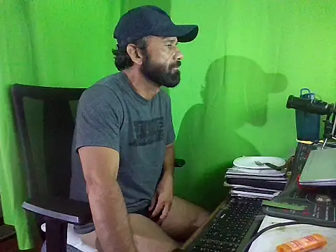pipeFRIAS online show from August 3, 6:00 pm