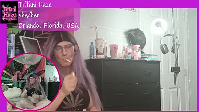 Snapshot of mistismoker chatting on May 13, 2:53 am mistismoker online show from May 13, 2:53 am