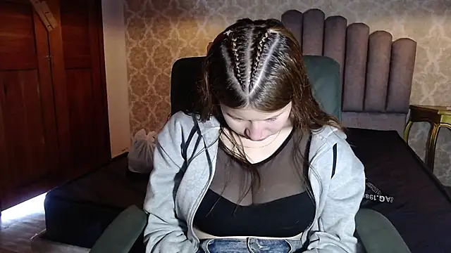 Snapshot of Olivia11_ chatting on October 11, 12:15 pm Olivia11 online show from October 11, 12:15 pm