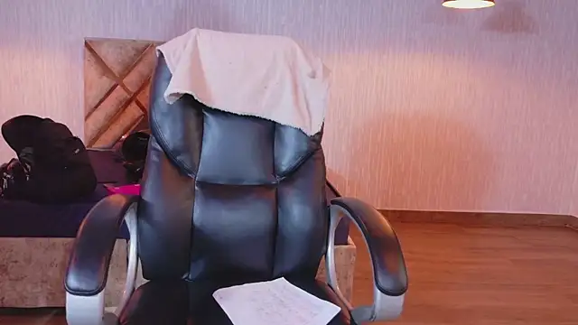 Olivia11  online show from November 27, 11:23 am