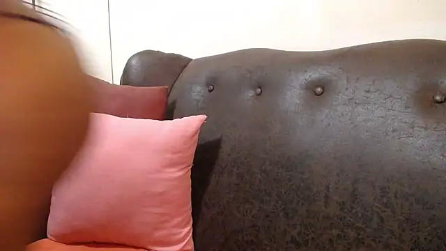 bustylaura4u online show from February 23, 3:40 pm