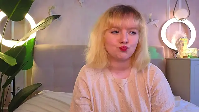 Snapshot of DianaJacobs chatting on November 7, 10:04 am DianaJacobs online show from November 7, 10:04 am