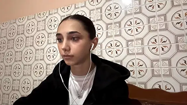 Snapshot of LinaMour chatting on November 1, 10:12 pm LinaMour online show from November 1, 10:12 pm