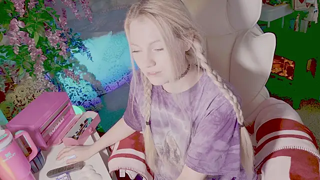 Talulaa online show from February 23, 8:39 pm