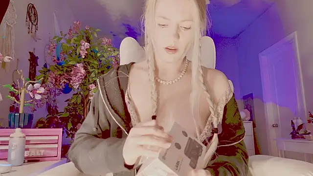 Snapshot of Talulaa chatting on March 21, 11:30 pm Talulaa online show from March 21, 11:30 pm