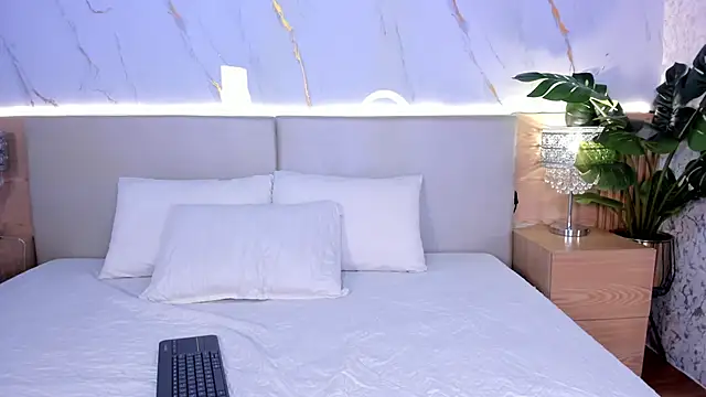 Snapshot of alison_harper19 chatting on September 26, 4:38 am alison harper19 online show from September 26, 4:38 am