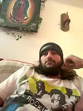 Snapshot of crashnasty chatting on October 17, 3:53 am crashnasty online show from October 17, 3:53 am