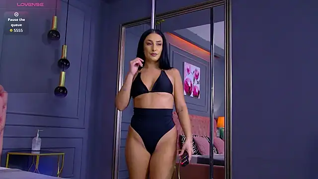 SelenaRoyce online show from September 9, 5:45 pm