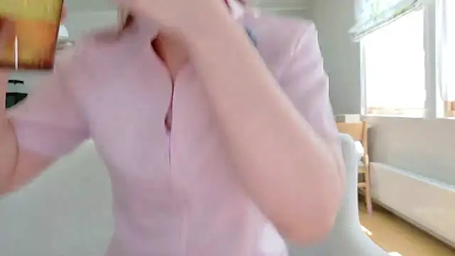 Snapshot of SUZU_1201 chatting on June 14, 1:14 am SUZU 1201 online show from June 14, 1:14 am
