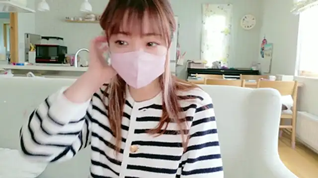 Snapshot of SUZU_1201 chatting on June 15, 12:35 am SUZU 1201 online show from June 15, 12:35 am