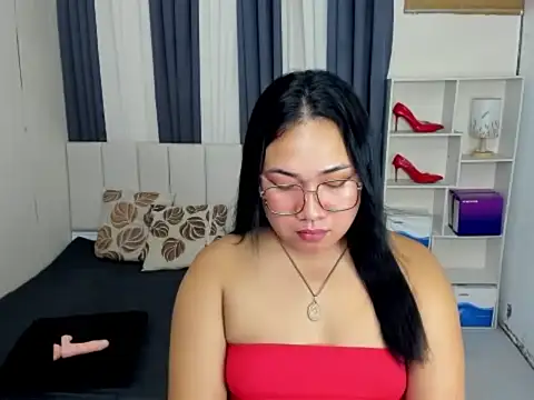 TsUncutKaren online show from January 10, 5:09 am