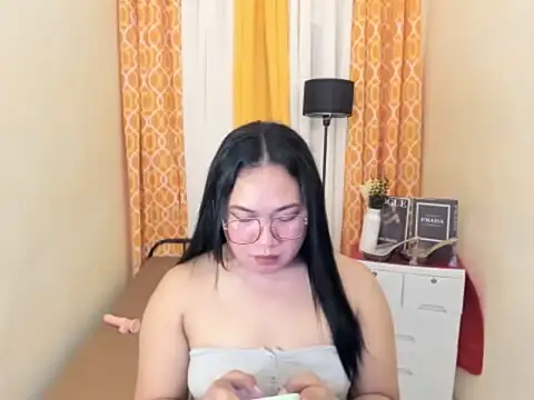 TsUncutKaren online show from March 27, 5:23 pm