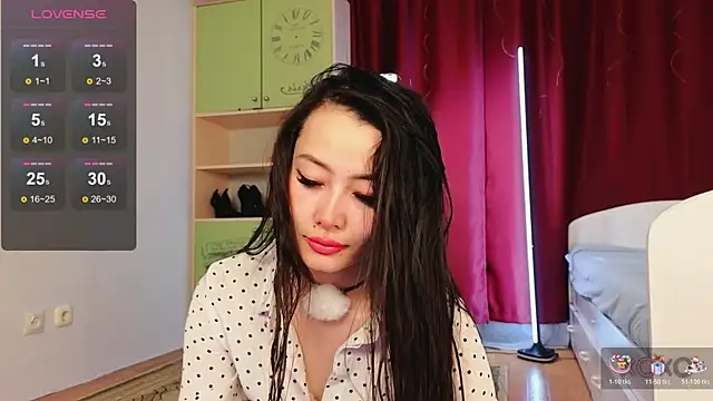 Snapshot of Milly__Foxy chatting on April 4, 12:24 pm Milly Foxy online show from April 4, 12:24 pm