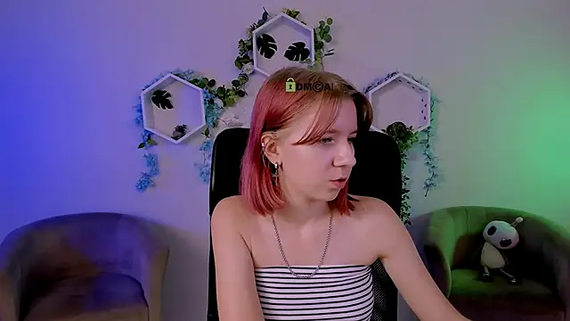 Snapshot of gloria_bubble chatting on June 26, 6:45 pm gloria bubble online show from June 26, 6:45 pm