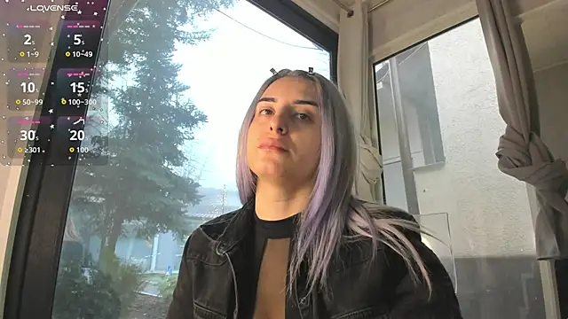 Ella Vee online show from February 13, 6:42 am