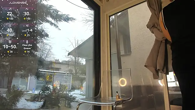 Ella Vee online show from February 28, 6:03 am