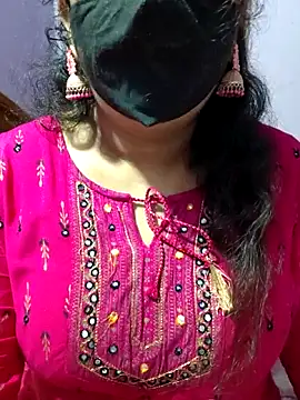 luci-queen online show from October 8, 6:00 am