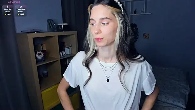 Snapshot of AntonettaTarring chatting on September 18, 7:21 am AntonettaTarring online show from September 18, 7:21 am