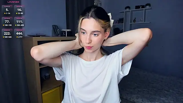 Snapshot of AntonettaTarring chatting on September 19, 7:21 am AntonettaTarring online show from September 19, 7:21 am