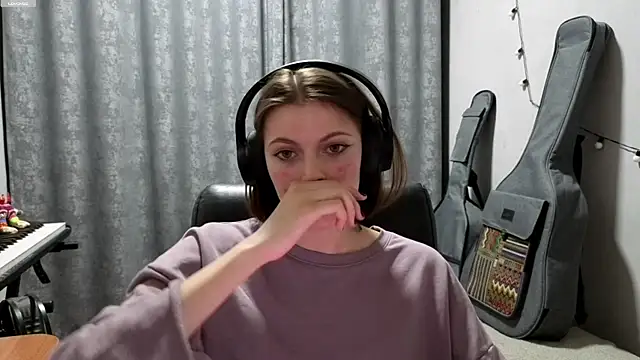 CutieAnny online show from May 5, 8:06 pm