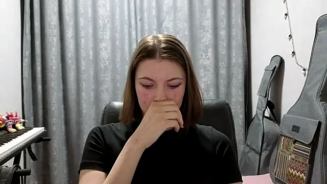 CutieAnny online show from May 15, 9:55 pm