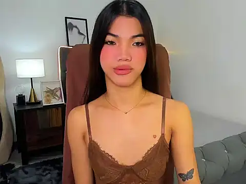 CassieSommereux online show from October 9, 6:33 am