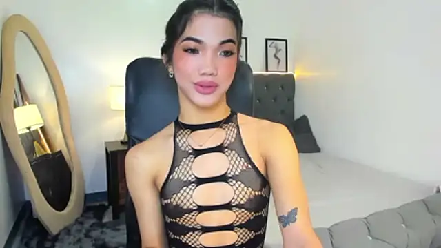 CassieSommereux online show from October 24, 6:04 pm