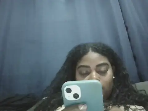 Snapshot of LunaSthena chatting on September 25, 11:08 pm LunaSthena online show from September 25, 11:08 pm