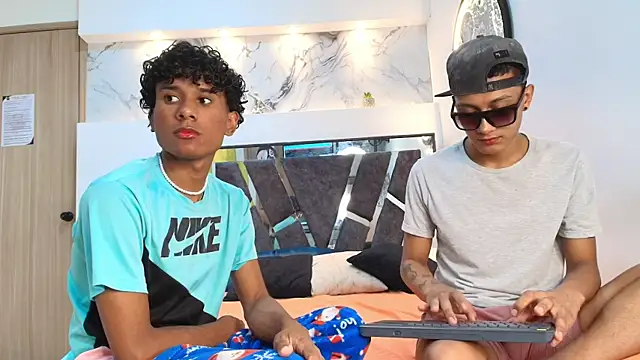 Snapshot of YOUNGS_GUYS chatting on September 12, 7:47 pm YOUNGS GUYS online show from September 12, 7:47 pm