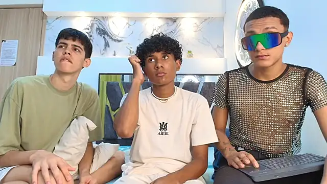 Snapshot of YOUNGS_GUYS chatting on September 27, 10:04 pm YOUNGS GUYS online show from September 27, 10:04 pm