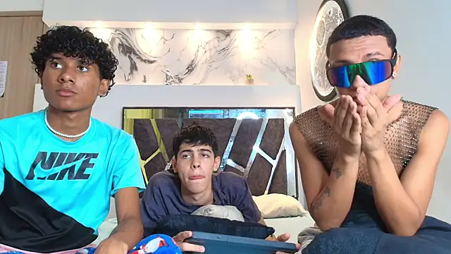 Snapshot of YOUNGS_GUYS chatting on September 29, 7:19 pm YOUNGS GUYS online show from September 29, 7:19 pm