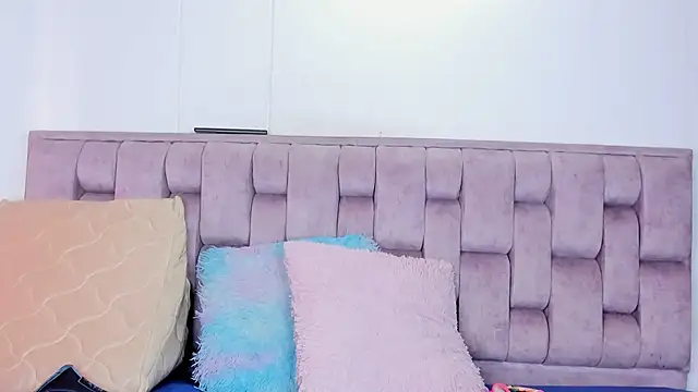 Alexa-Hunter online show from April 11, 9:52 pm