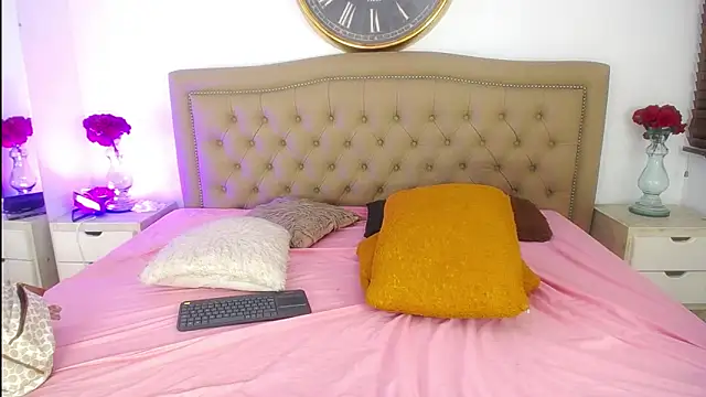 AuroraRicci online show from November 13, 4:44 am