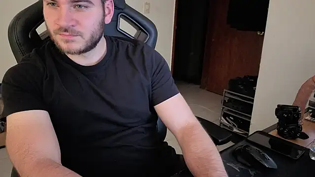 Snapshot of Paul00474 chatting on September 23, 3:20 am Paul00474 online show from September 23, 3:20 am