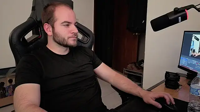 Snapshot of Paul00474 chatting on November 7, 4:45 am Paul00474 online show from November 7, 4:45 am