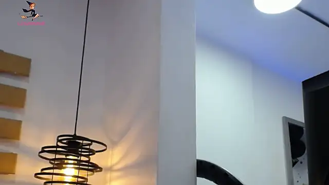 ArianaSantana online show from October 31, 1:12 pm