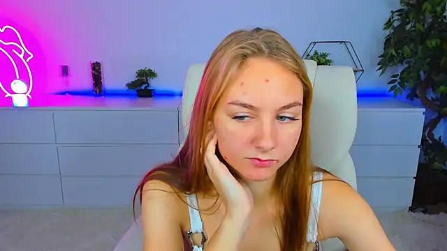 MilaAddams online show from October 13, 5:40 am