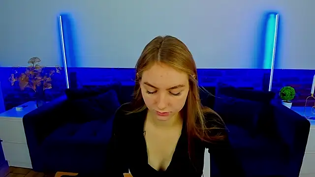 MilaAddams online show from November 4, 6:34 am