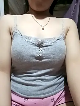 LucyyLy online show from March 31, 1:00 pm