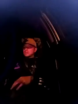 Snapshot of DebutingPathway chatting on October 17, 7:22 am DebutingPathway online show from October 17, 7:22 am