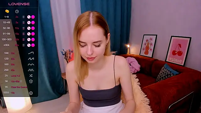 Snapshot of LillianShine chatting on May 1, 8:52 am LillianShine online show from May 1, 8:52 am