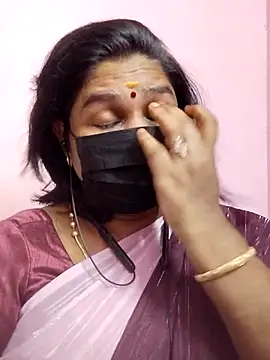Snapshot of Tamil_Azhaghi25 chatting on June 9, 5:46 pm Tamil Azhaghi25 online show from June 9, 5:46 pm