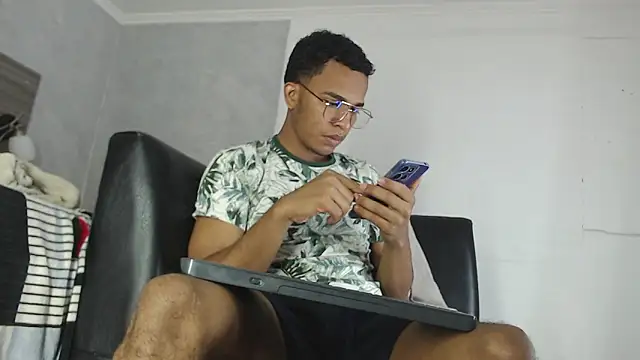 aston xvera online show from November 27, 9:39 pm