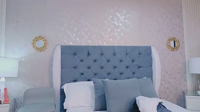 Snapshot of ZoeWilliis chatting on May 30, 11:51 am ZoeWilliis online show from May 30, 11:51 am