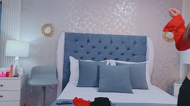 Snapshot of ZoeWilliis chatting on June 2, 12:18 pm ZoeWilliis online show from June 2, 12:18 pm