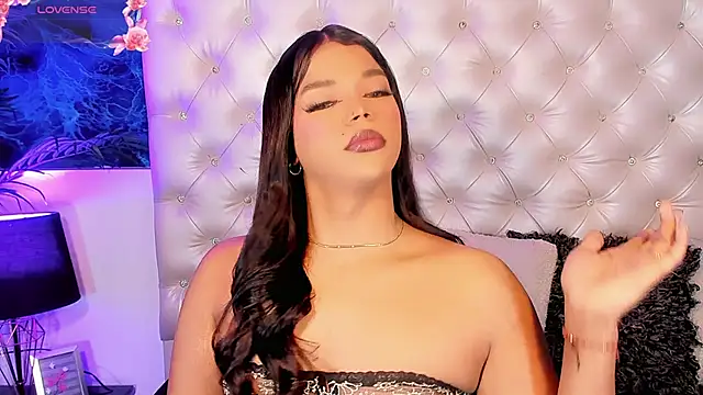 Valeria Swett  online show from May 30, 8:39 pm