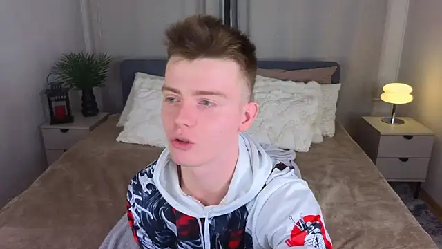 happy de1mos online show from October 18, 10:10 pm